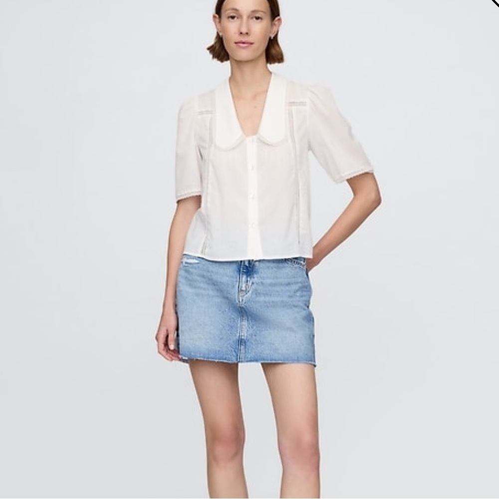 Puff-Sleeve Lace Collared Top - Picture 3 of 4